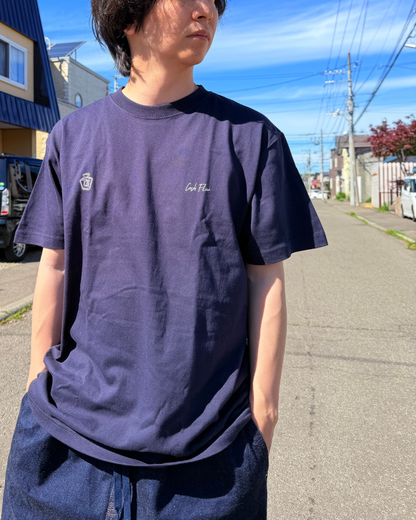 「Cash Flow」第三表グラフィックTシャツ 正面 ネイビー｜DAILY LIFE NOIZE