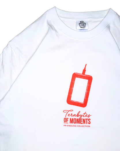 「Terabytes of moments」SSDTシャツ 白背景｜DAILY LIFE NOIZE