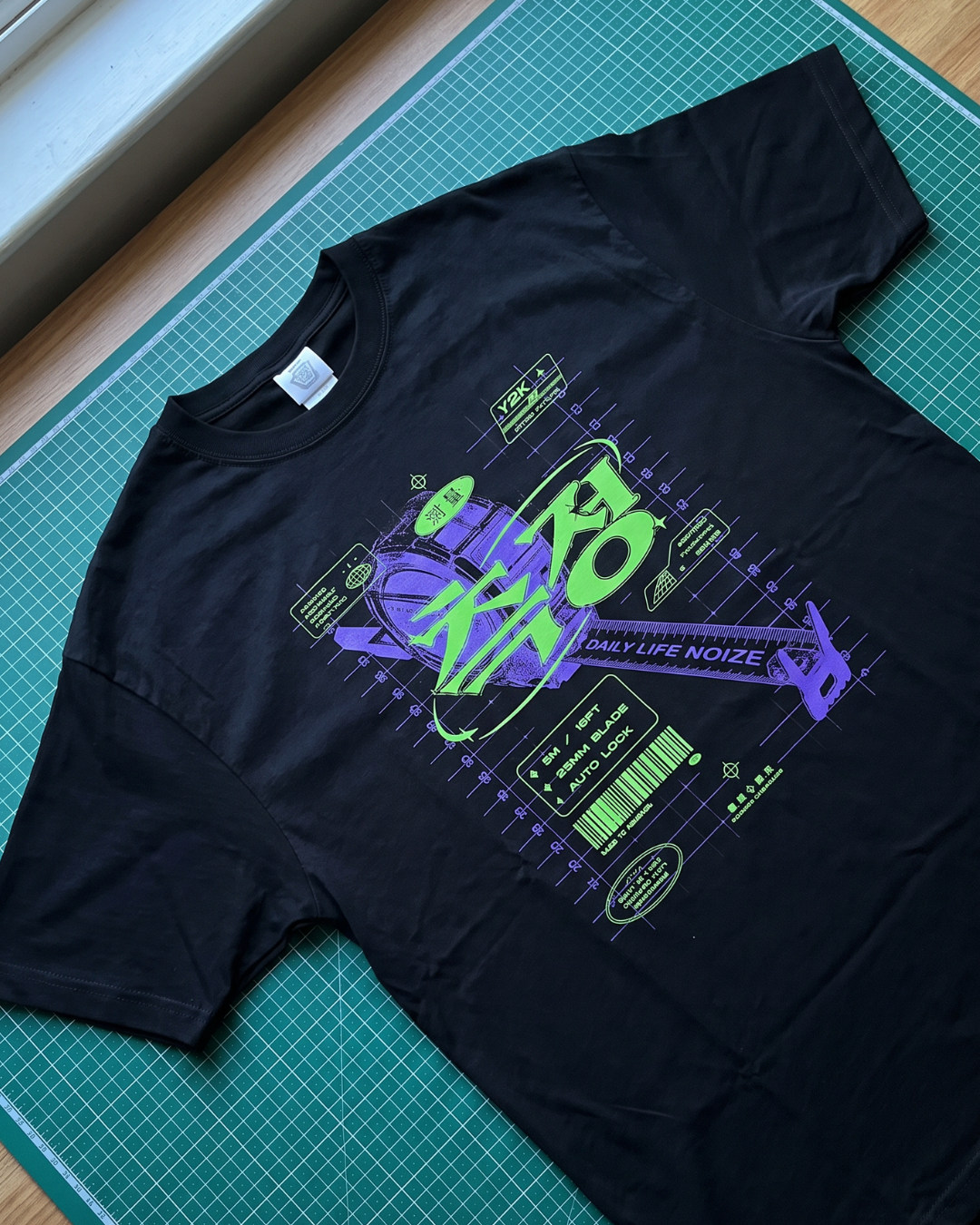 「Scale」現場職人Tシャツ 別アングル｜DAILY LIFE NOIZE