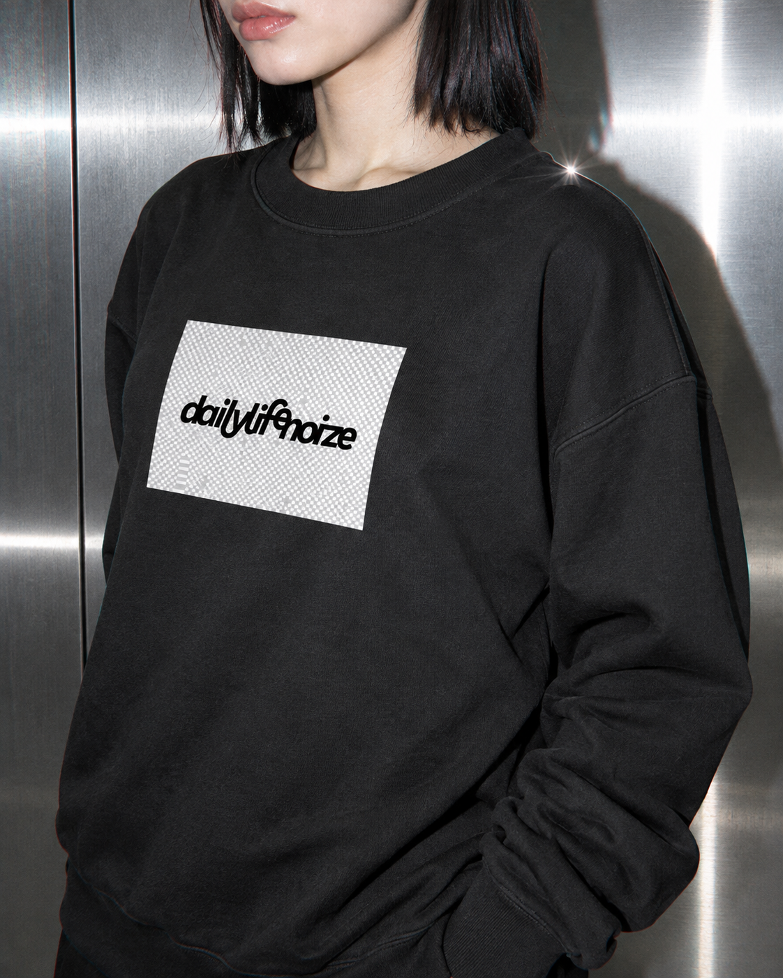 透過失敗 Fake PNG Sweat ブラック 女性着用の寄りイメージ