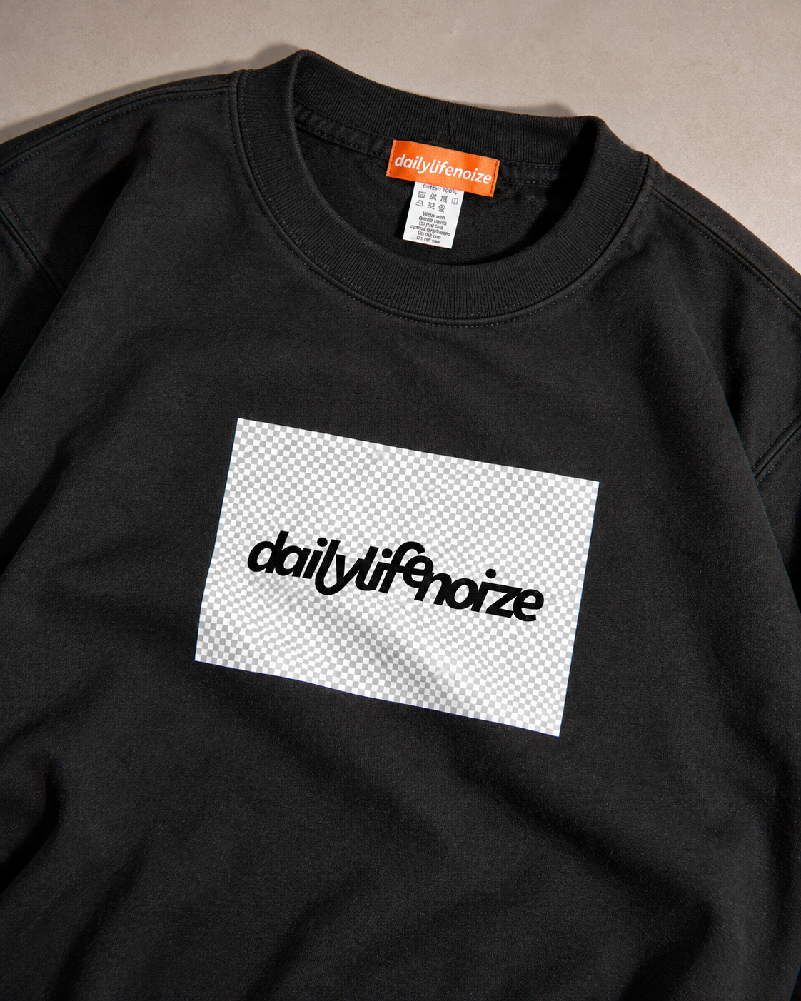 透過失敗 Fake PNG Sweat 市松模様とロゴのDTFプリントの寄りイメージ