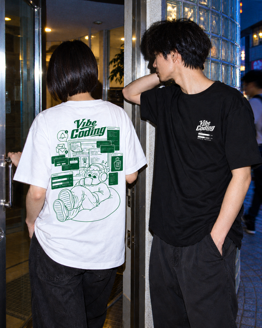 Vibe Coding Tee ホワイト・ブラック 全カラー着用｜DAILY LIFE NOIZE